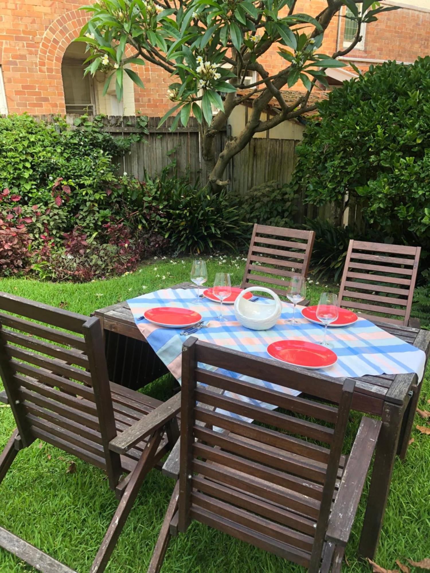 Stylish, Sunny & Spacious 2 Bedroom Apartment, Mosman Sydney Bagian luar foto